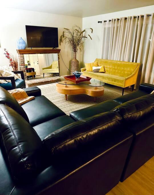 הוילה יובה סיטי 5 Beds, 2 Full Baths, W/Gazebo, W/Fenced Backyard מראה חיצוני תמונה