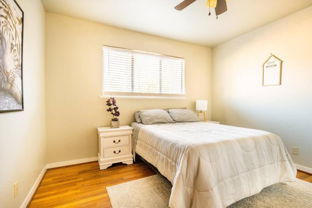 הוילה יובה סיטי 5 Beds, 2 Full Baths, W/Gazebo, W/Fenced Backyard מראה חיצוני תמונה