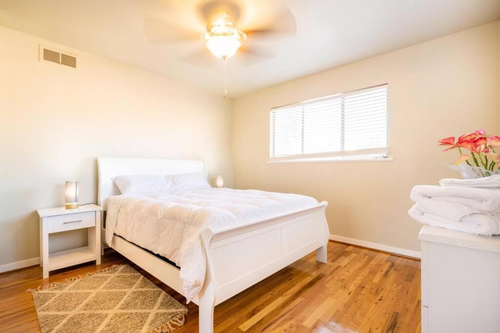 הוילה יובה סיטי 5 Beds, 2 Full Baths, W/Gazebo, W/Fenced Backyard מראה חיצוני תמונה